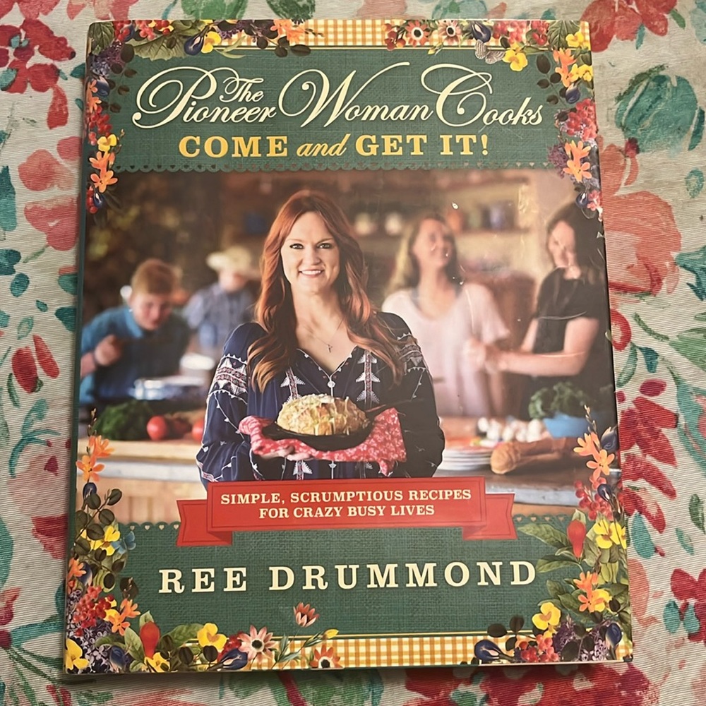 Brand New!  The Pioneer Woman Cooks Come and Get It!  Excellent condition!